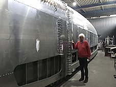 One hull with Chris (2.00m tall)