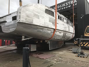 Turning hulls and deck 4