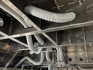 Verlegung der Leitungen für die Klimaanlage