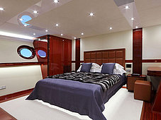Motor trimaran blue coast 174 Galaxy - luxury guest cabin