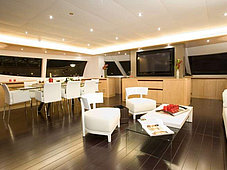Sailing catamaran blue coast 92 - light interior design
