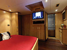Motor catamaran blue coast 100 power - guest cabin